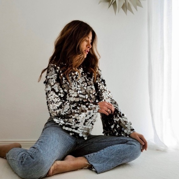 NWOT Zara Special Edition Rare Dark Silver Sequin Crop Top Blogger’s Favourite - Picture 3 of 9